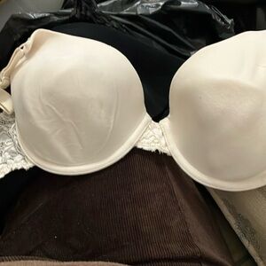 FINAL MARKDOWN Maidenform bra 34d